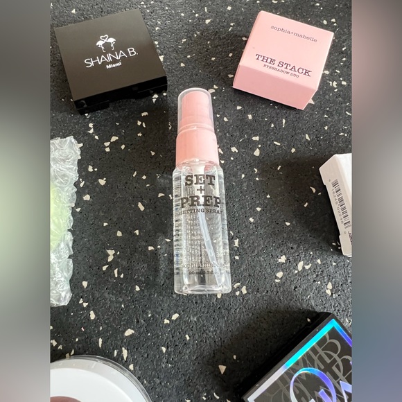 7 PCE MAKEUP/BEAUTY BUNDLE - Picture 5 of 14